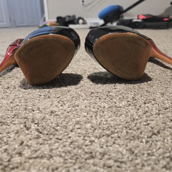 Black and Red Peep Toe Heels - Picture 4 of 4